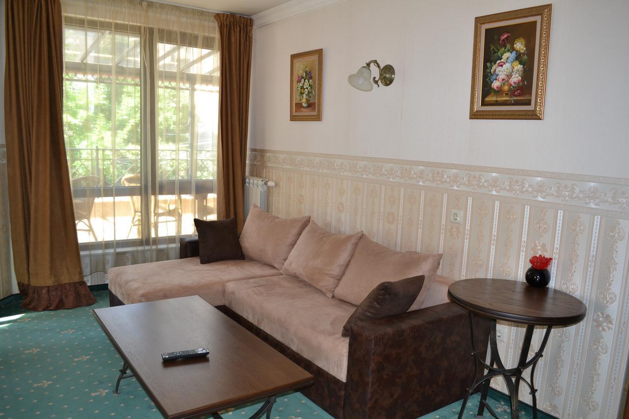 Amsterdam Hotel 3*