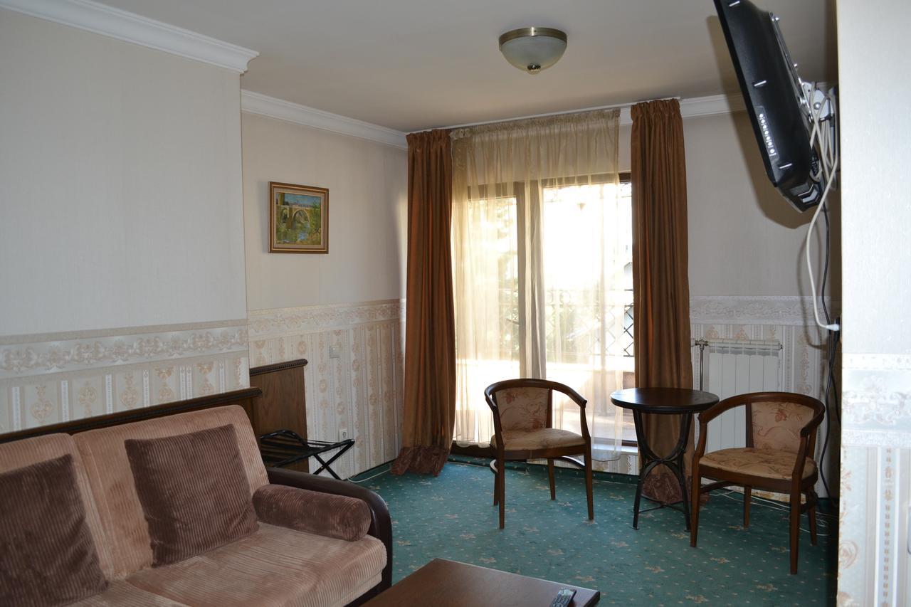 Amsterdam Hotel 3*