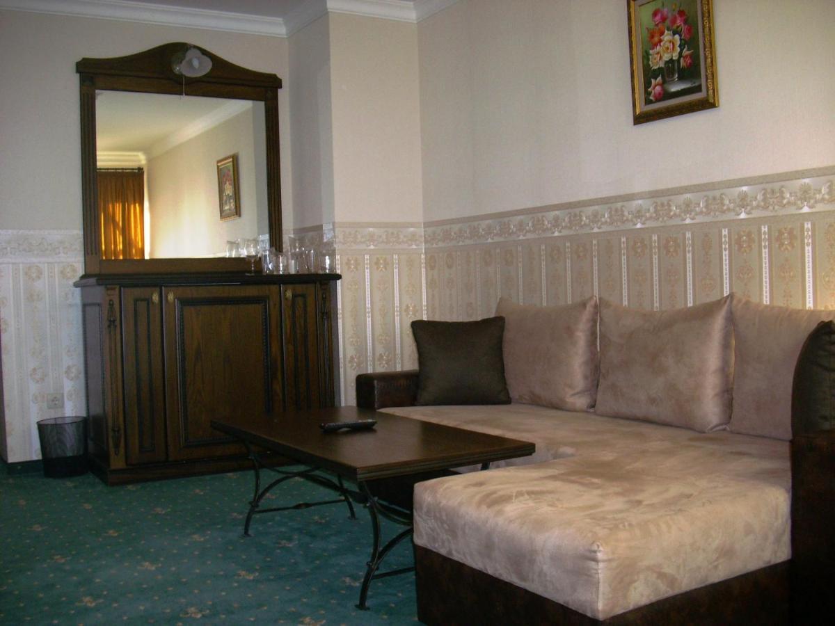 Amsterdam Hotel 3*